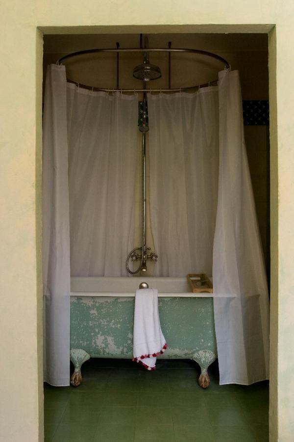 Une Autre Maison Hotel Nyons Room photo